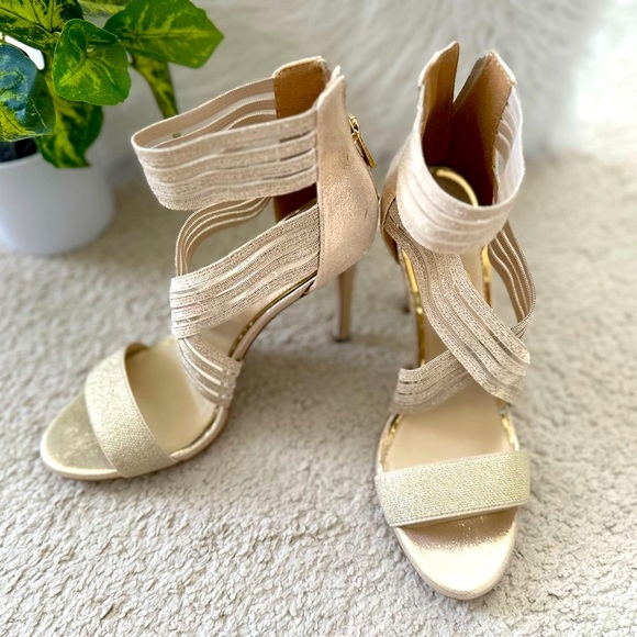 Jessica Simpson Champagne Gold Metallic Jivero Sandal 8.5M - Picture 3 of 9